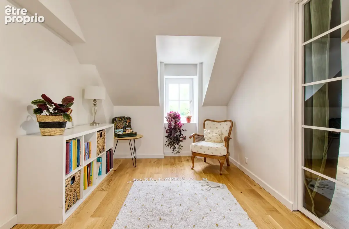 Bourg de Couffé, Maison ancienne rénovée, 205 m2, 5 chambres - photo 12