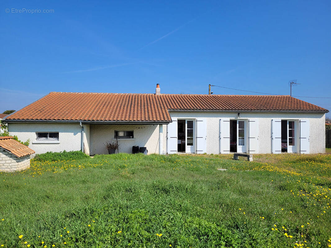Maison à ECHILLAIS