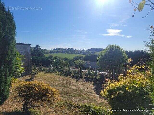 Maison 96 m² à Le Teilleul  - photo 4