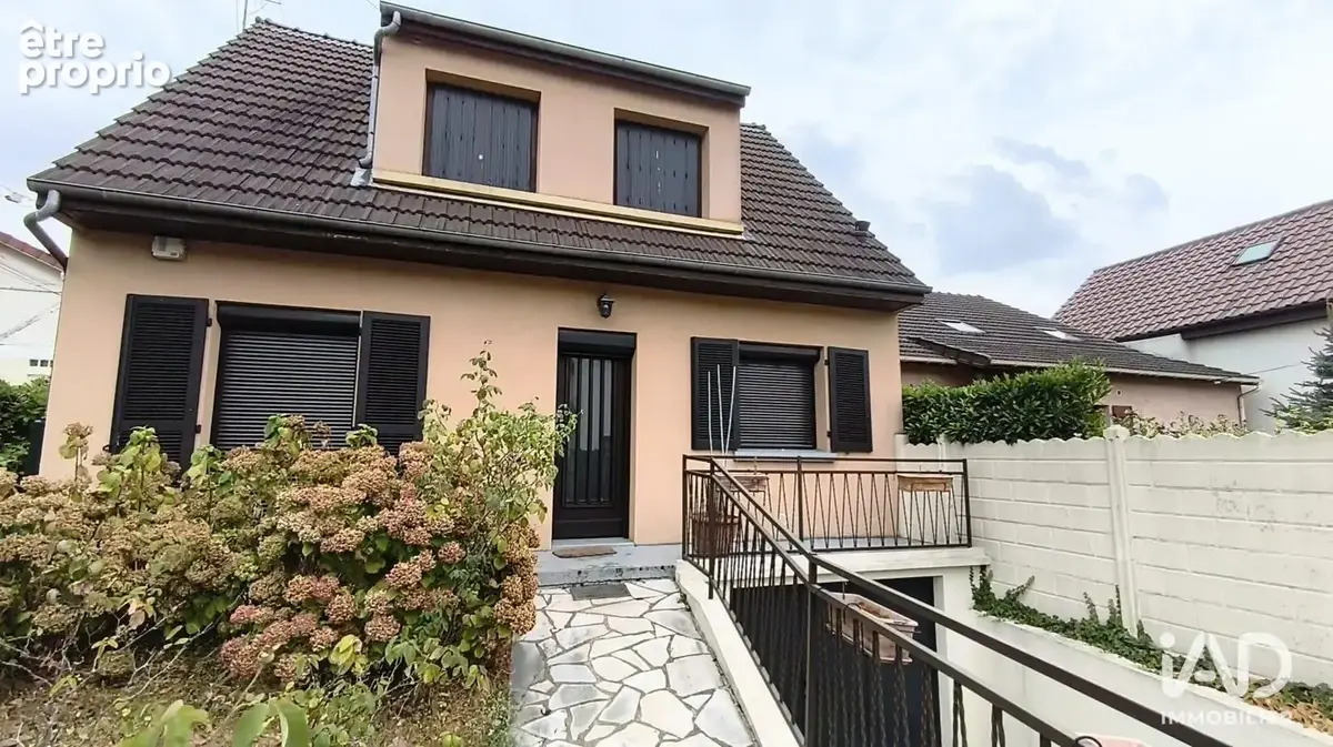 Photo 1 - Maison à LE BLANC-MESNIL