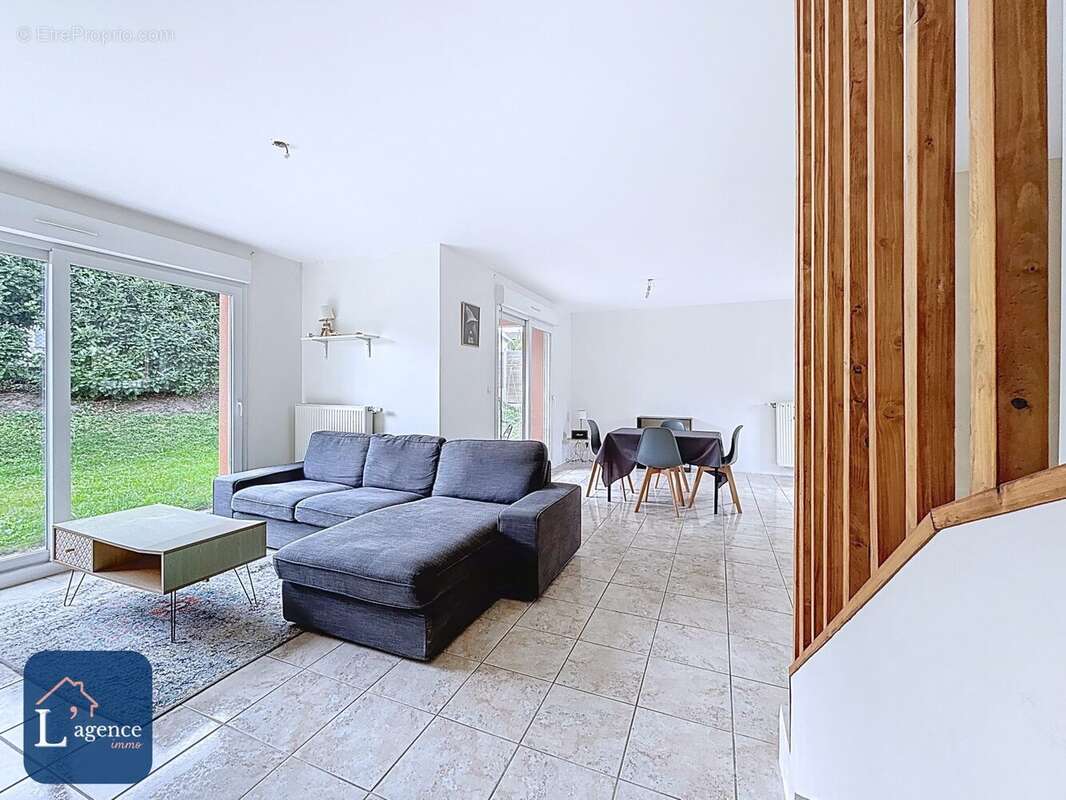 Maison à SAINT-GENIS-POUILLY