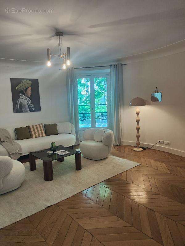 Appartement à PARIS-8E