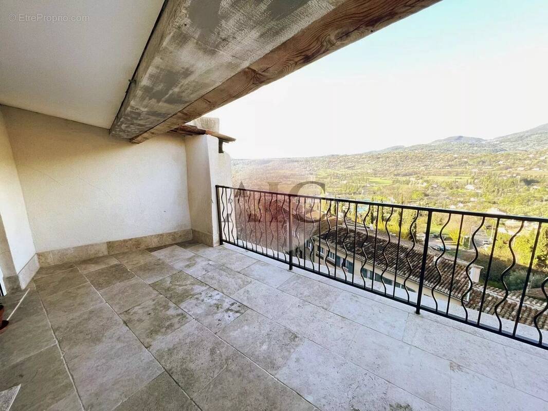 Appartement à FAYENCE