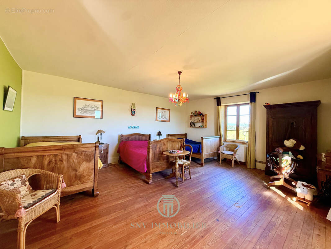 Maison à SAINT-JEAN-SAINT-MAURICE-SUR-LOIRE