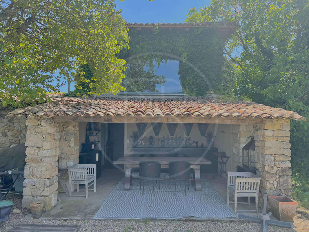 Maison à GENSAC