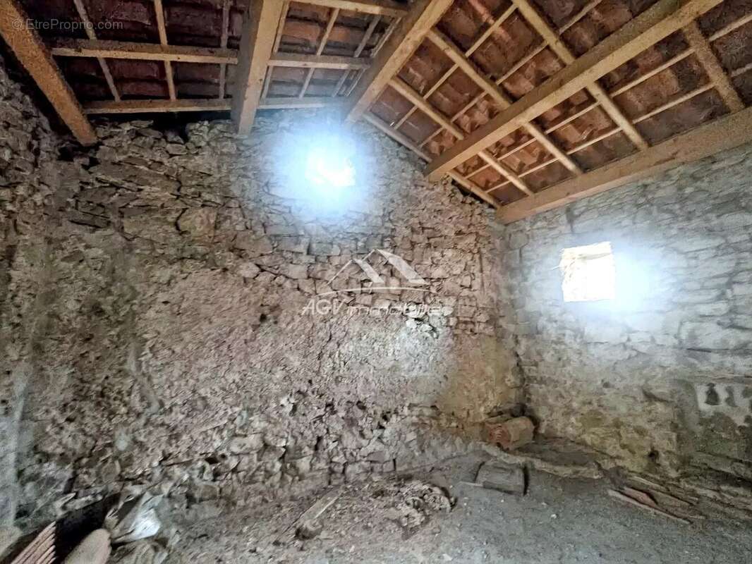 Maison à LES SALLES-DU-GARDON