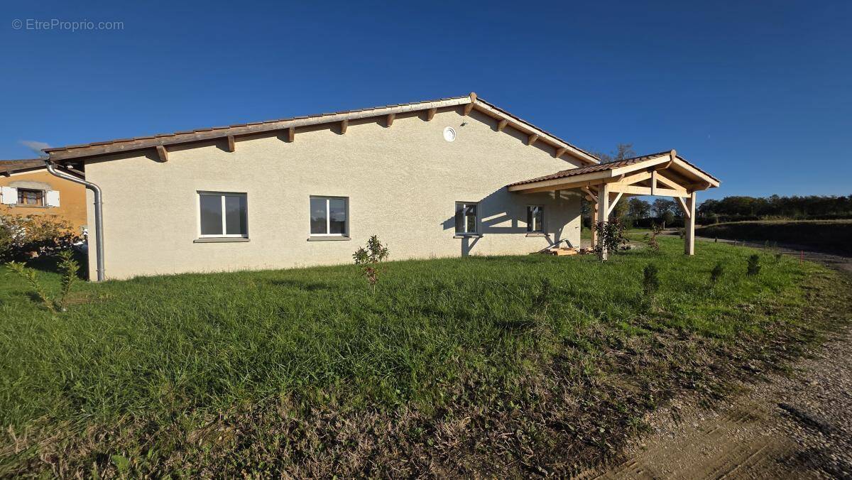 Maison à SAINT-NIZIER-LE-DESERT