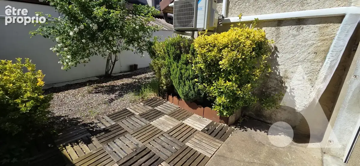 Maison de ville + extérieur au centre de CHAUSSIN - photo 8