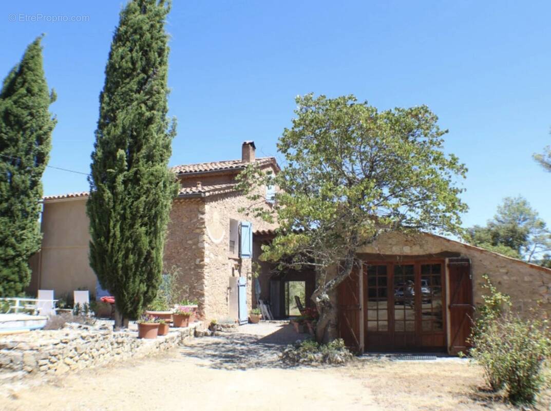 Maison à ENTRECASTEAUX