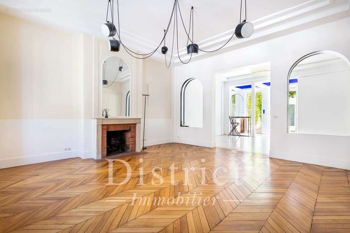 Maison à PARIS-17E