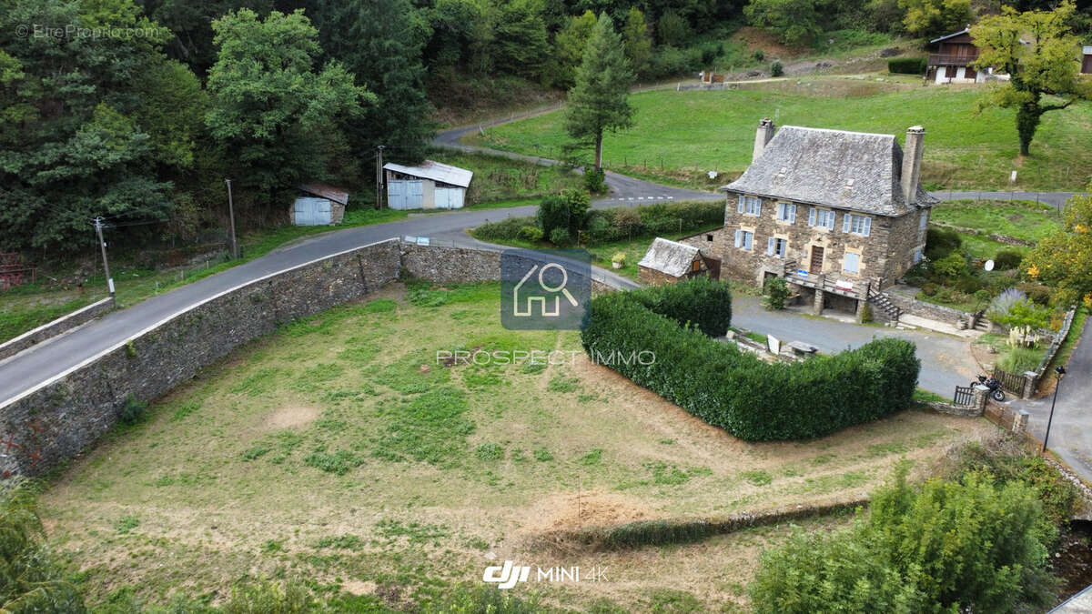 Maison à COUBISOU