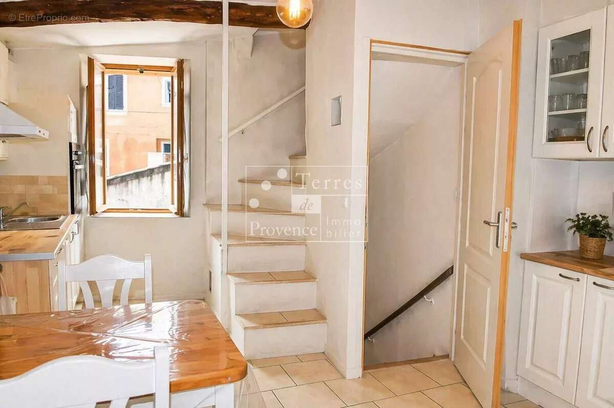 Maison à AUPS