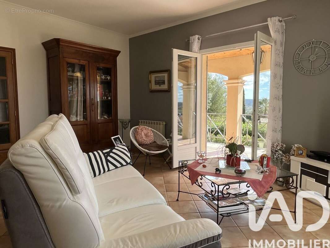 Maison 124 m² à Saint-Maximin  - photo 7