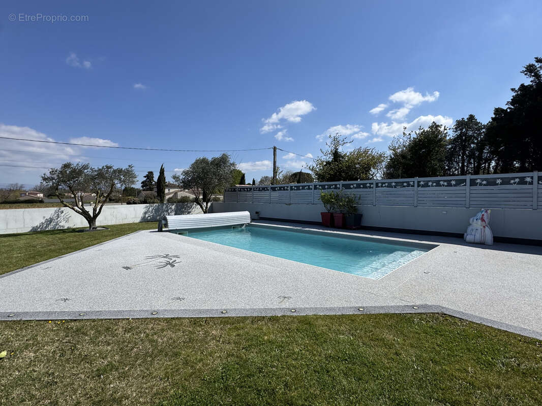 Maison à MONTBOUCHER-SUR-JABRON