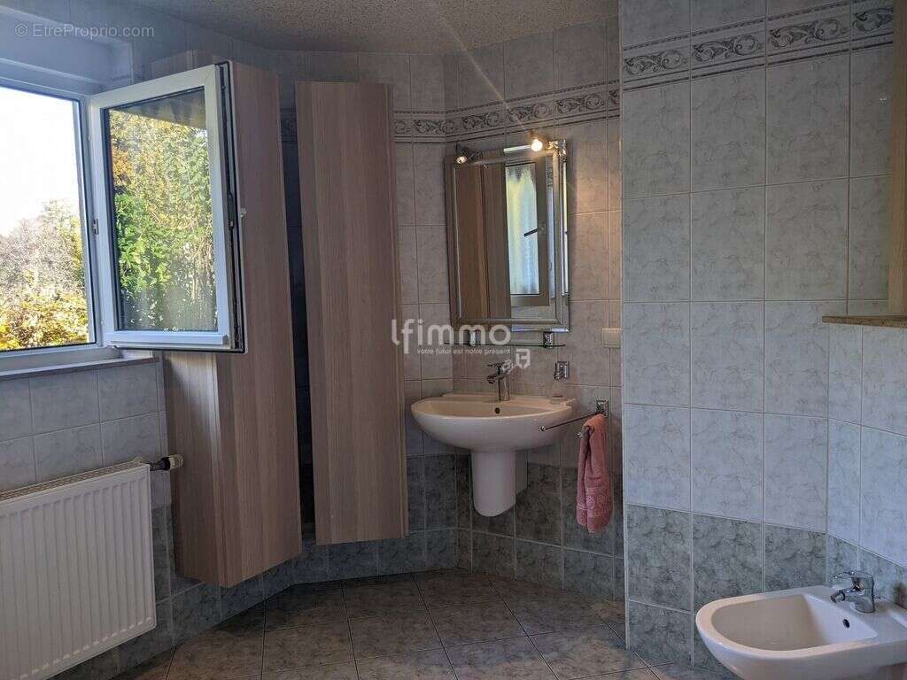 Ensemble Immobilier 8 pièces 180 m² - photo 9