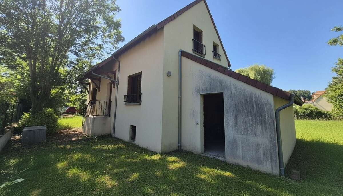 Maison à AULNAY-SUR-MAULDRE