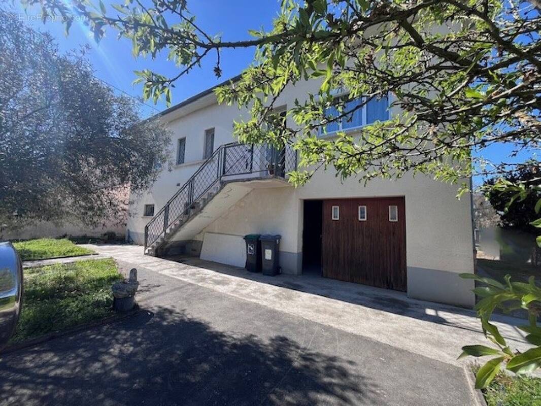 Maison à LA SALVETAT-SAINT-GILLES