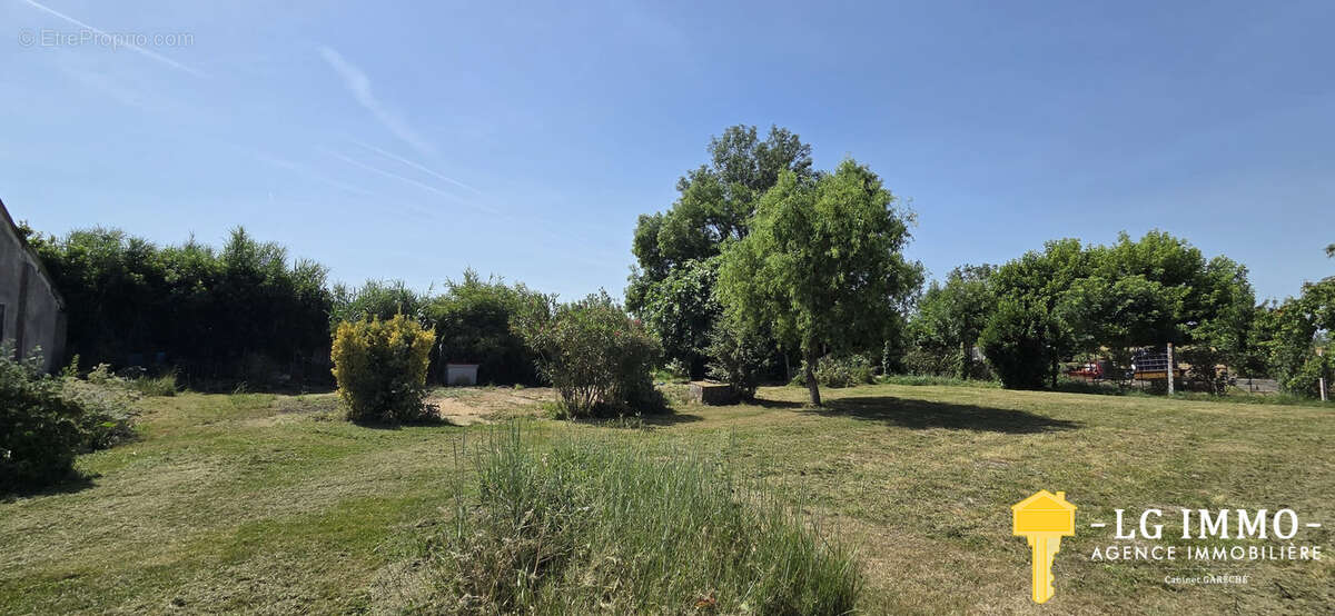 Maison à SAINT-ROMAIN-SUR-GIRONDE
