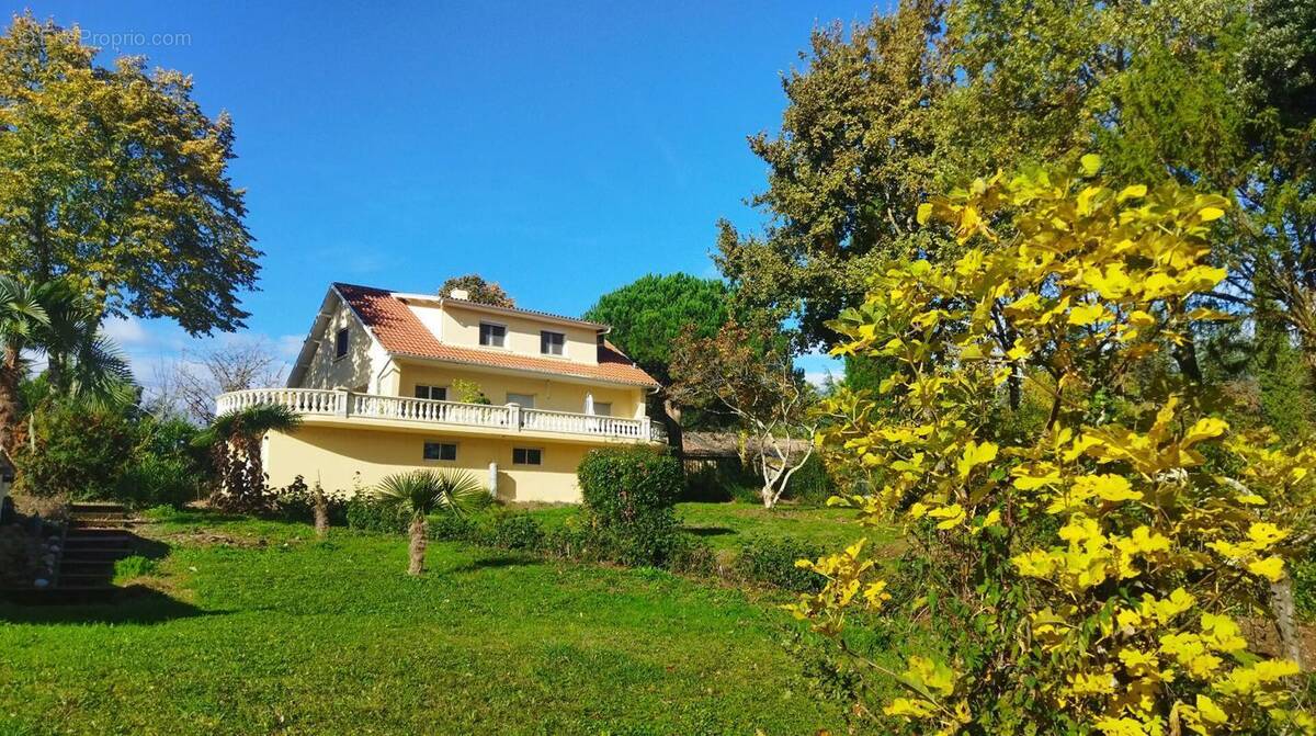 Maison à SEYCHES