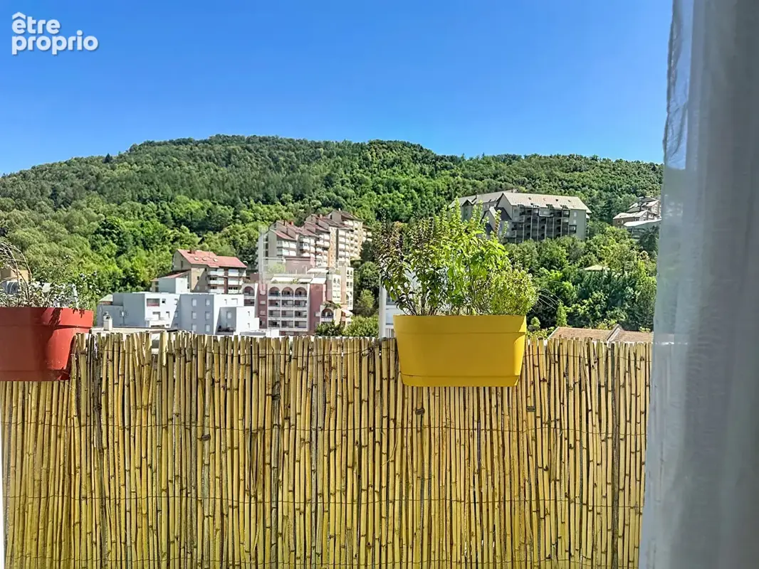 Gap - dernier étage avec ascenseur, vue charance & belles prestations ! - photo 7
