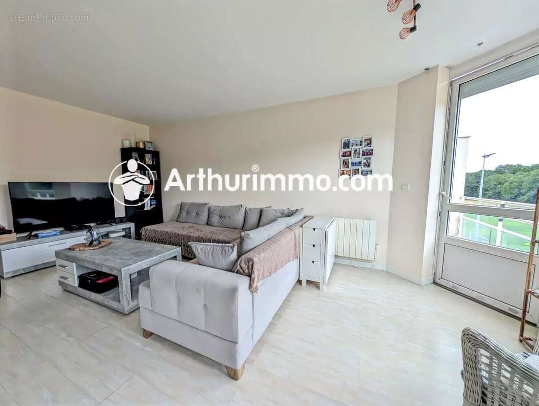Appartement à SAVIGNY-LE-TEMPLE
