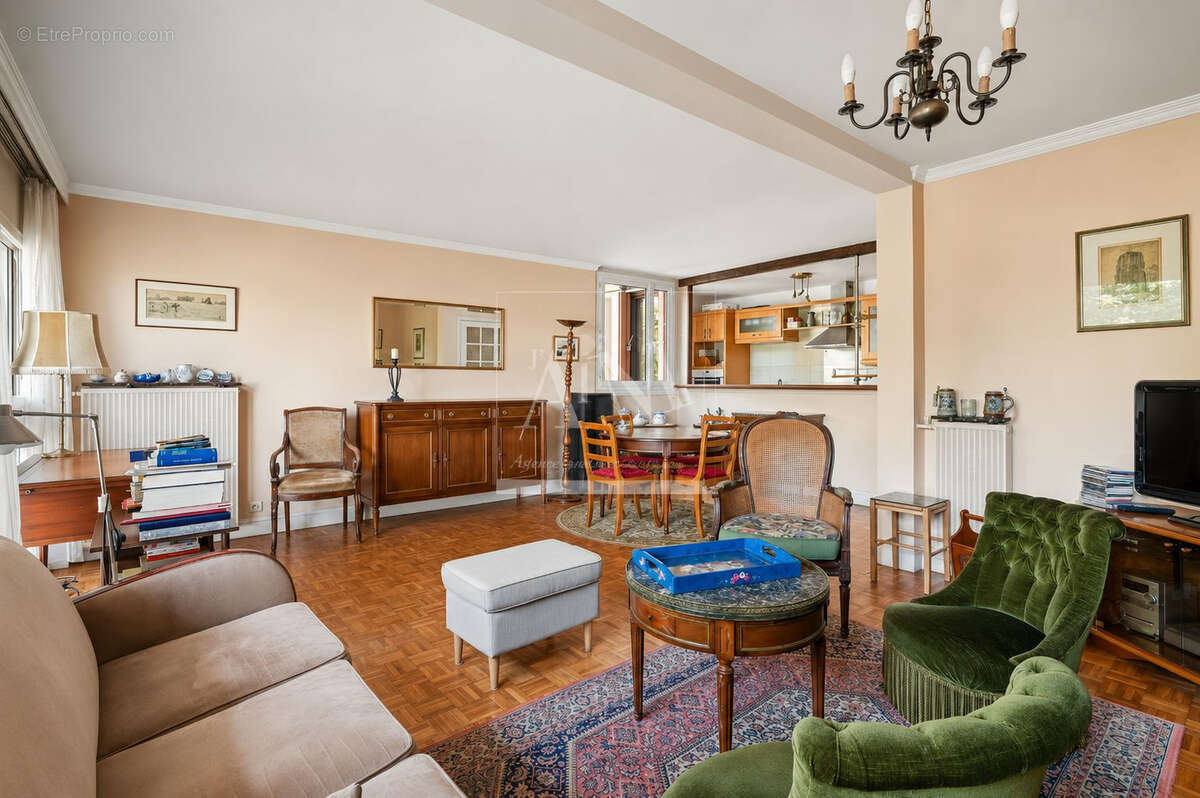 Appartement à NANTERRE