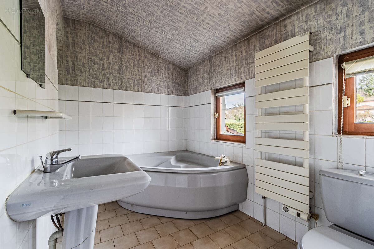 Maison à OINGT