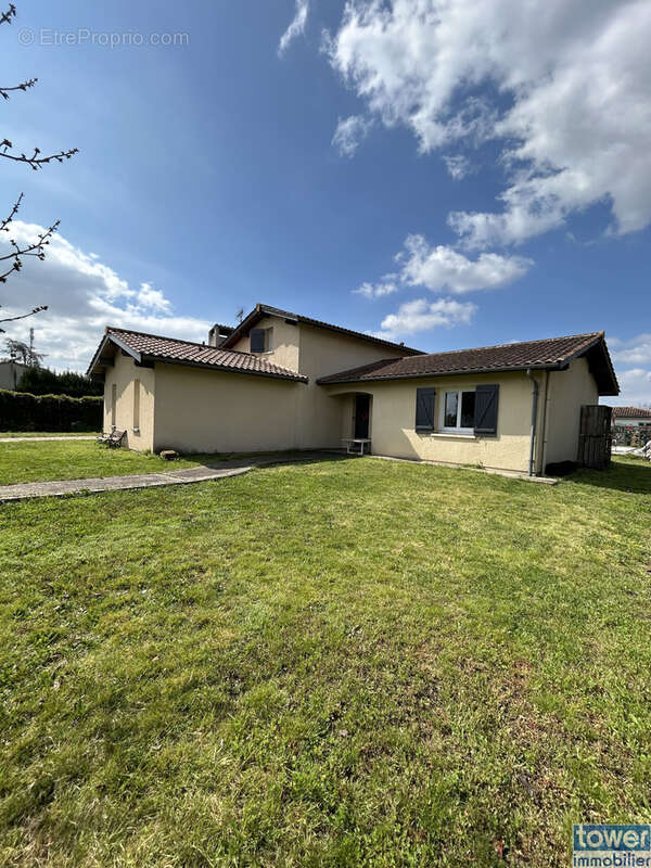 Maison à SAINT-SULPICE-ET-CAMEYRAC