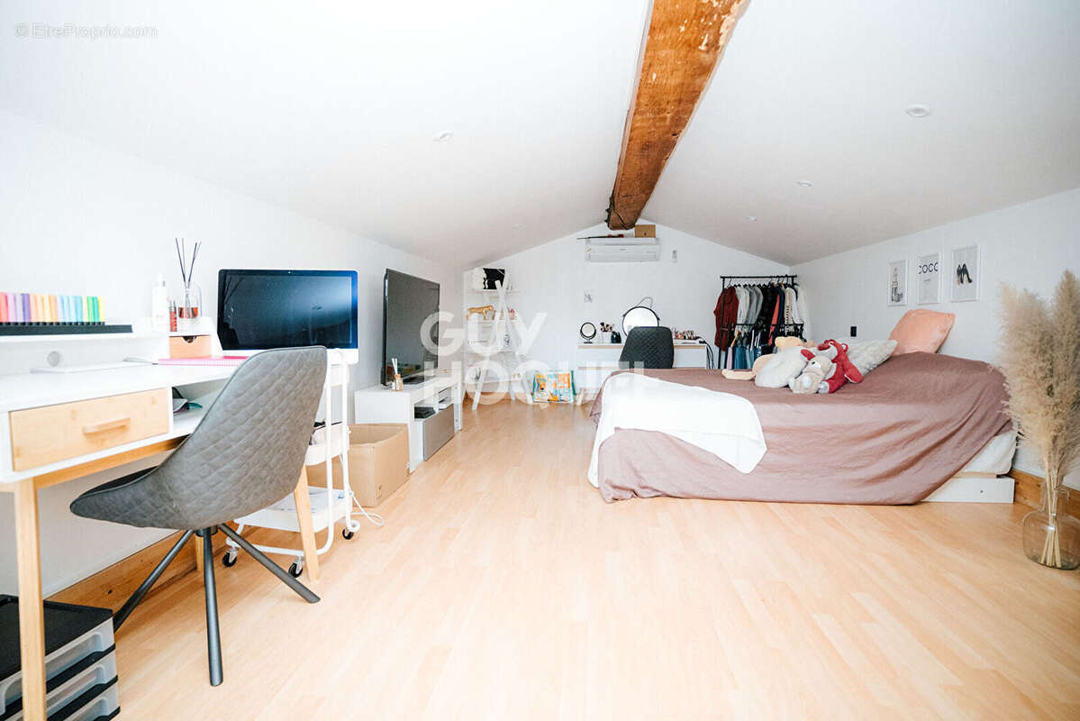 Maison à VILLENEUVE-DE-LA-RAHO