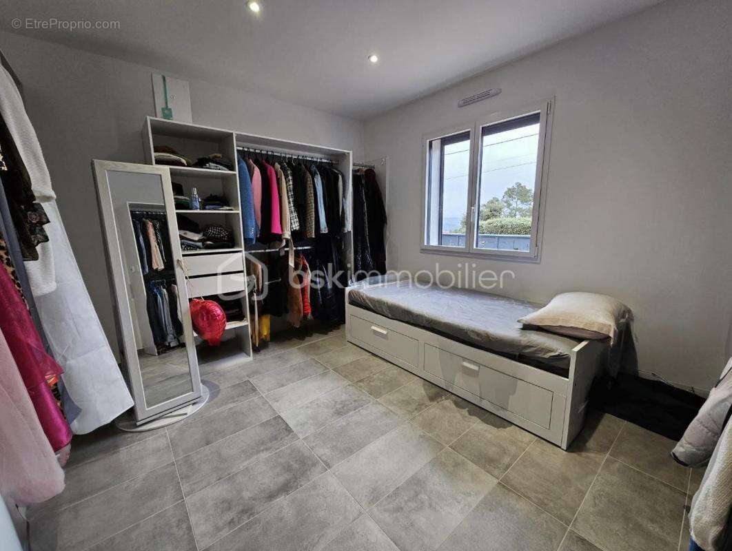 Maison à LE CANNET-DES-MAURES