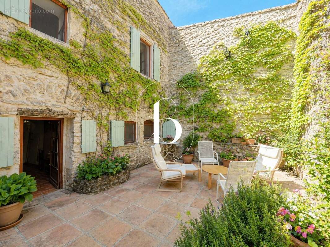 Maison à GOUDARGUES