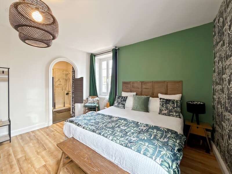 Maison à SAINT-SAUVEUR-D'AUNIS