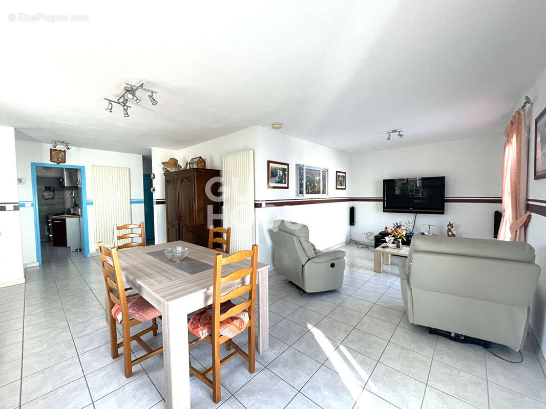 Maison T4 de 93 m²  hab. avec piscine - photo 4