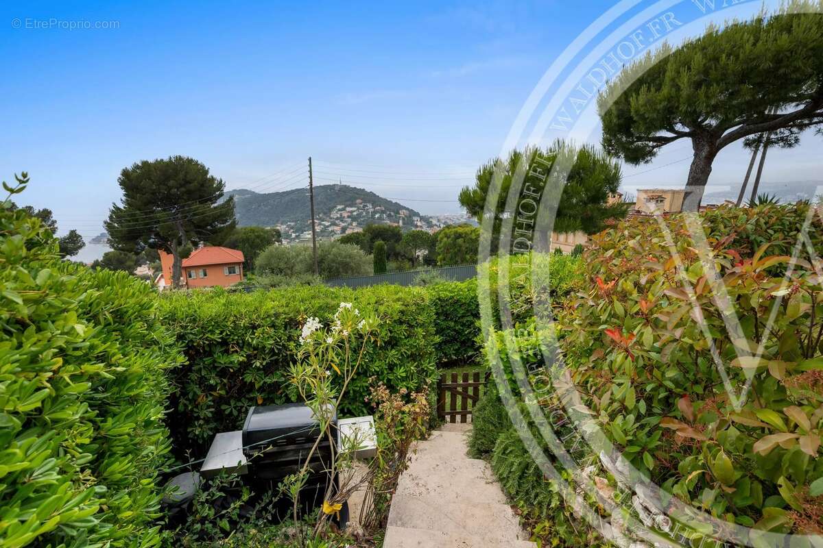 Appartement Duplex Rénové avec Jardin et Vue Panoramique sur la Mer à Villefranche-sur-Mer - photo 4
