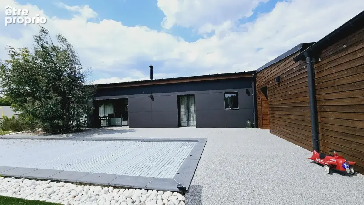 Maison de plain pied de 160m² 5 pieces piscine garage - photo 17