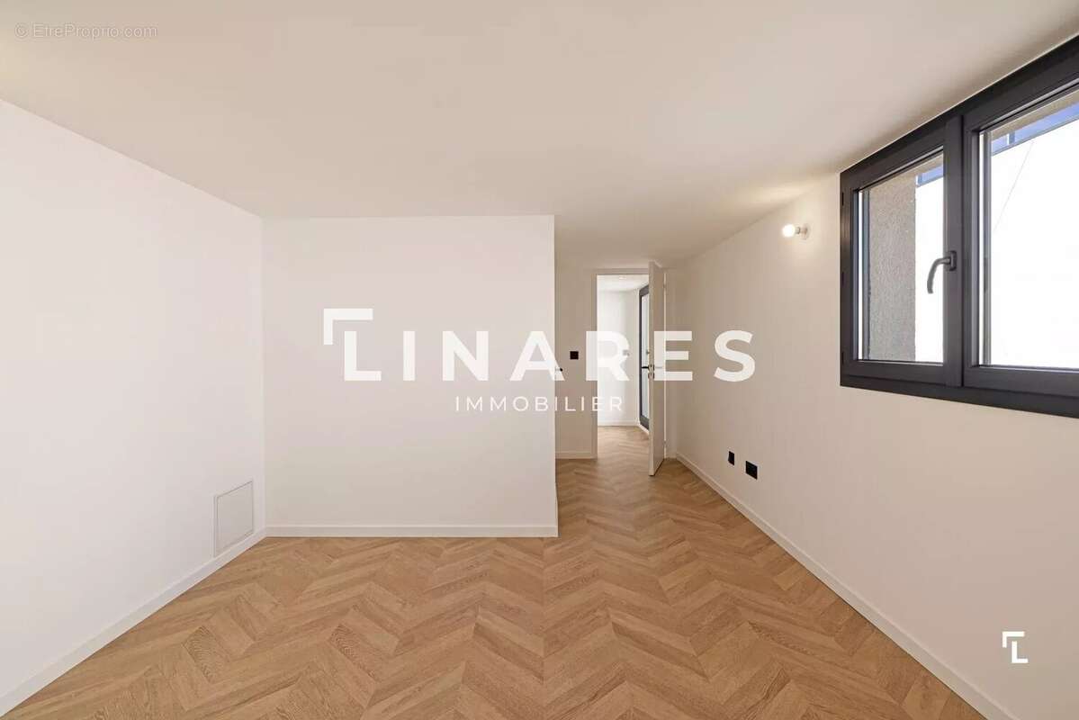 Appartement à MARSEILLE-5E