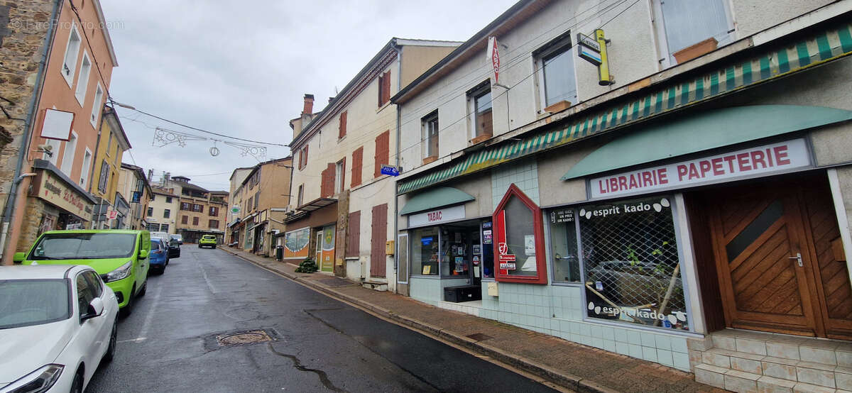 Commerce à COURPIERE