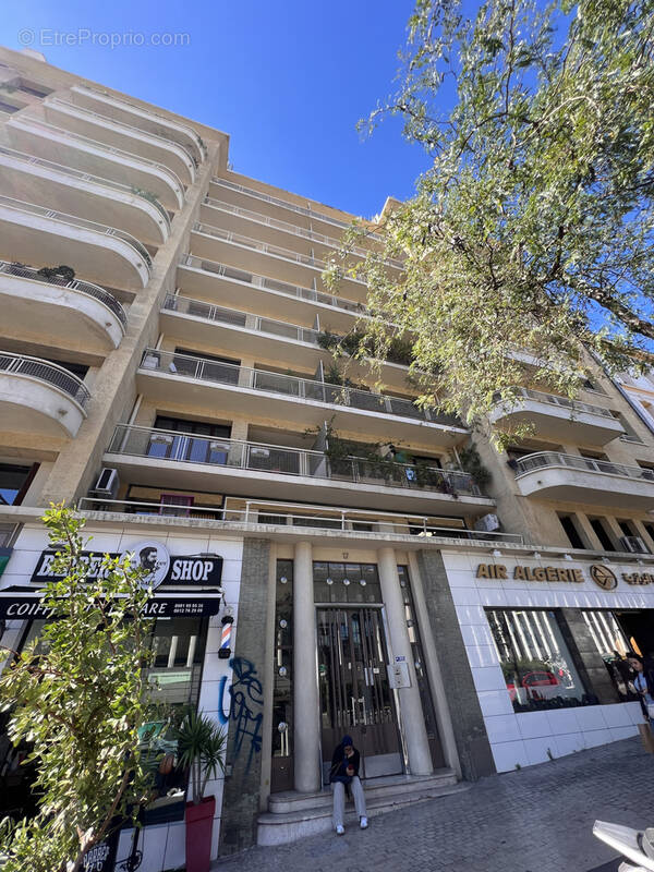 Appartement à MARSEILLE-1E