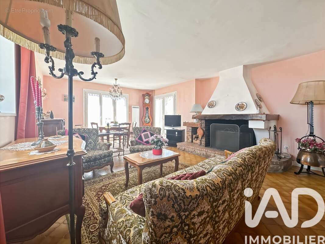 Photo 2 - Maison à LA VILLE-DU-BOIS