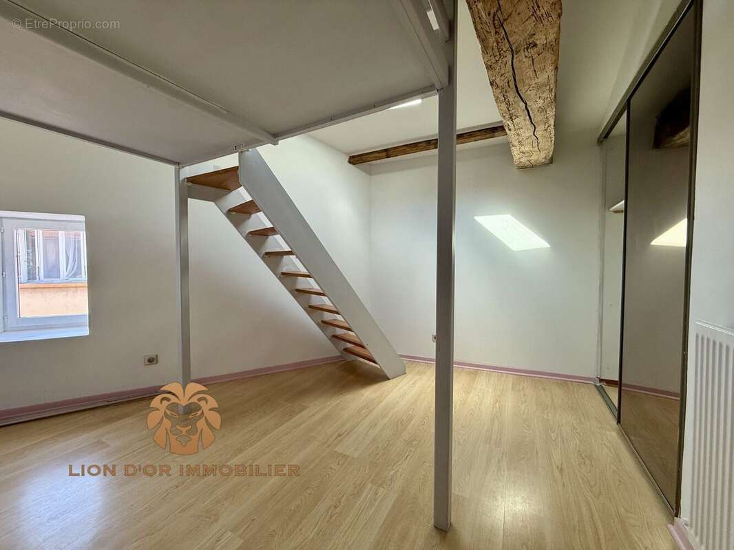 Appartement à NEUVILLE-SUR-SAONE