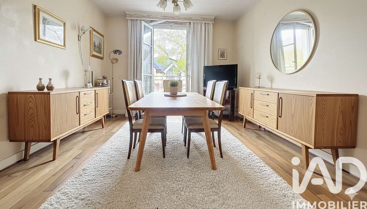 Photo 2 - Maison à VIROFLAY