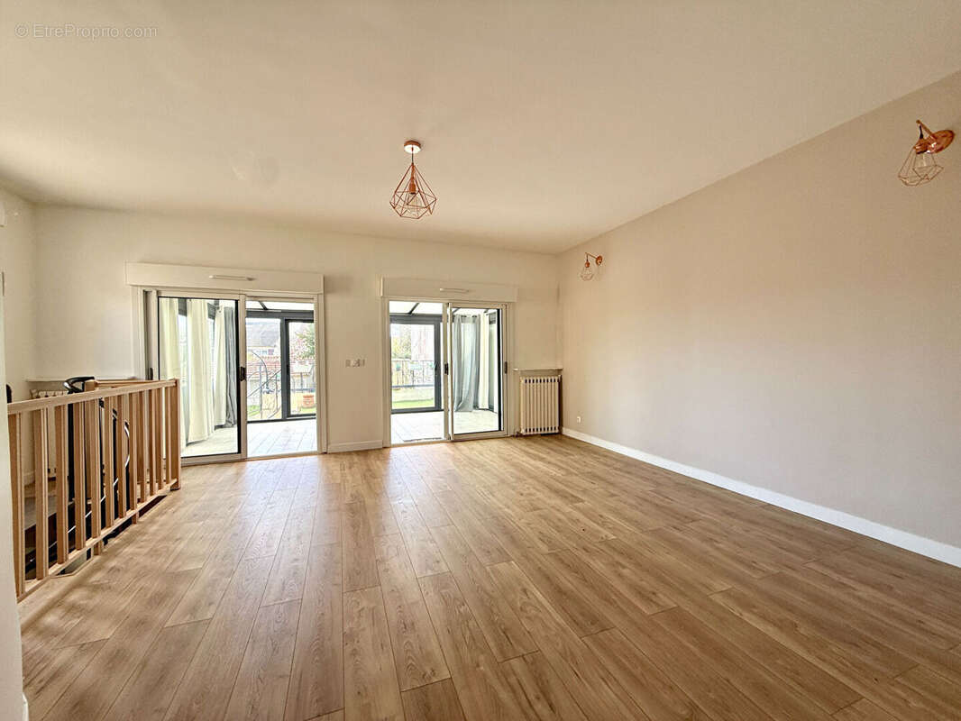 Maison de plain-pied rénovée - Secteur Sauvageon - photo 2