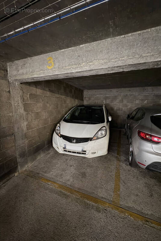 Parking à PARIS-15E