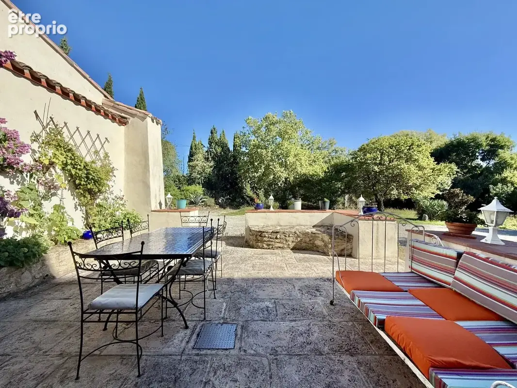 CARCASSONNE - Entièrement rénovée avec goût, 4.4 Ha de terrain et maison d'amis - photo 17