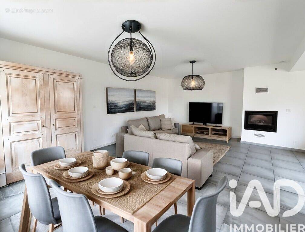 Photo 1 - Maison à VILLECHENEVE