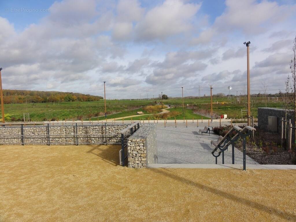 Terrain à BAILLEUL-SUR-THERAIN