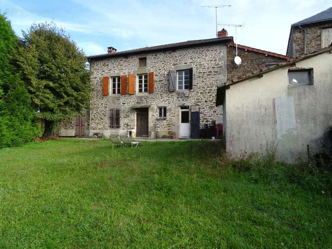 Appartement à BUJALEUF