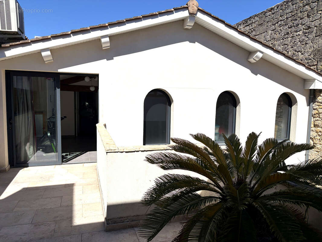 Chartrons   Ensemble immobilier unique et atypique de 310 m2 en monopropriété, avec garage et jardin - photo 19