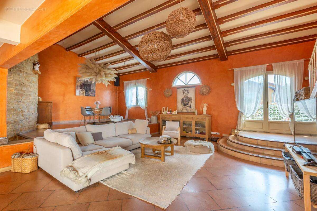 Maison à VAULX-EN-VELIN