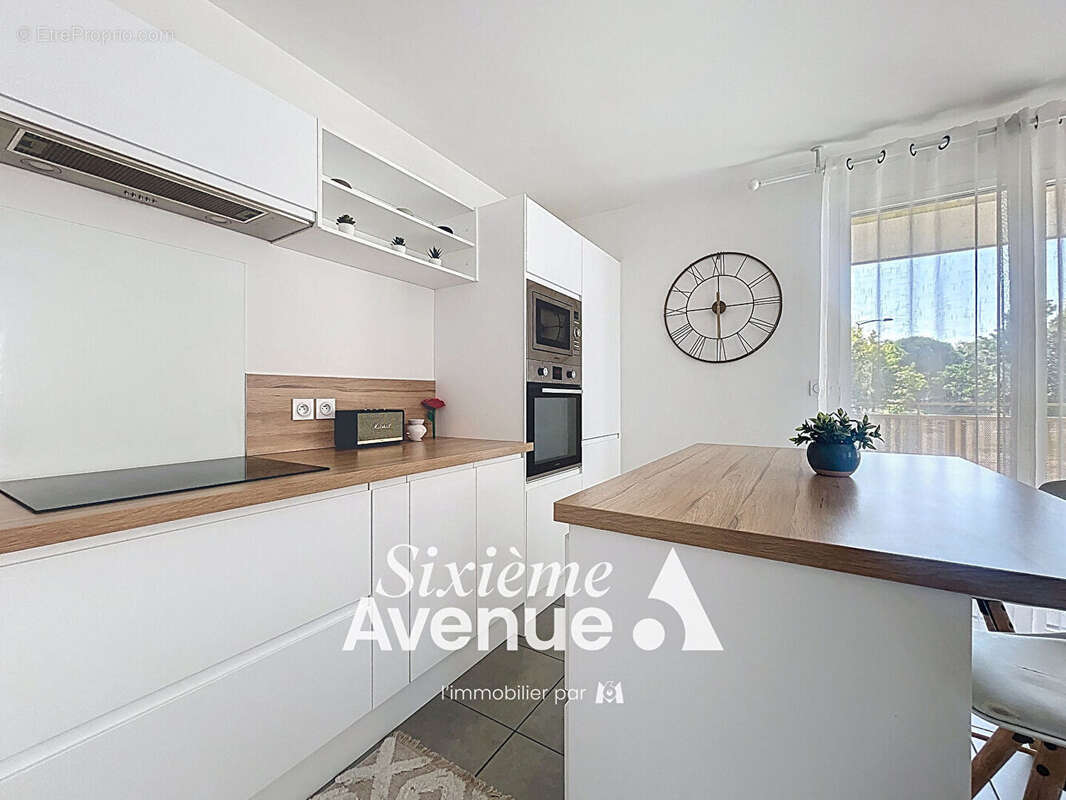 Appartement à DECINES-CHARPIEU